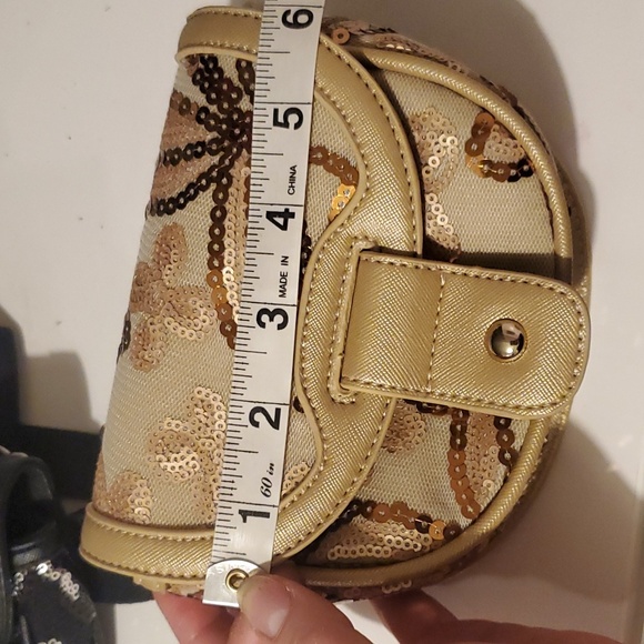 NWT! Joan Bouce mini crossbody floral sequin purse - Picture 7 of 10